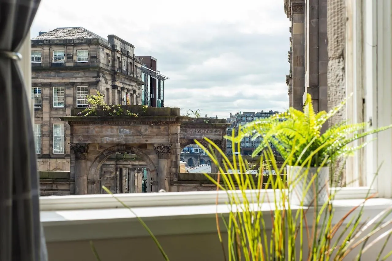 Downtown And Central 1 Bed In Edinburgh